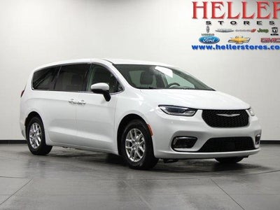 2023 Chrysler Pacifica Touring L 4DR Mini-Van