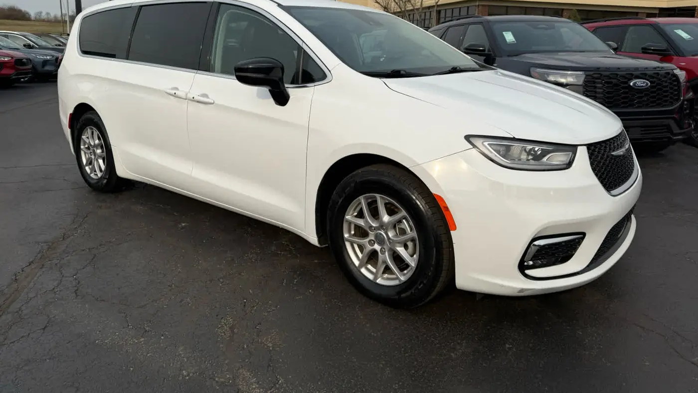 Preowned 2024 Chrysler Pacifica Touring L for Sale
