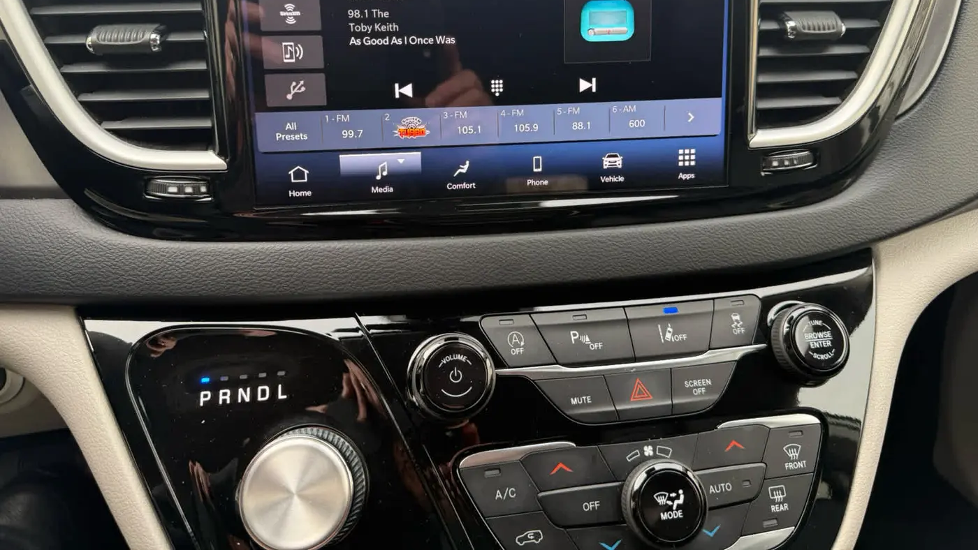2024 Chrysler Pacifica Touring L