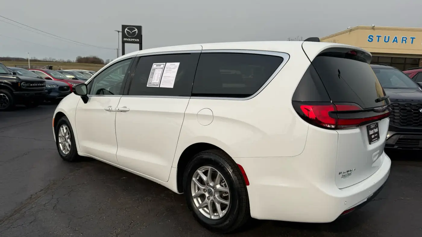 2024 Chrysler Pacifica Touring L
