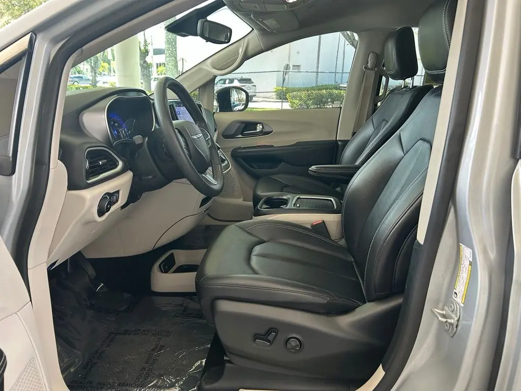 2024 Chrysler Pacifica - $17,724