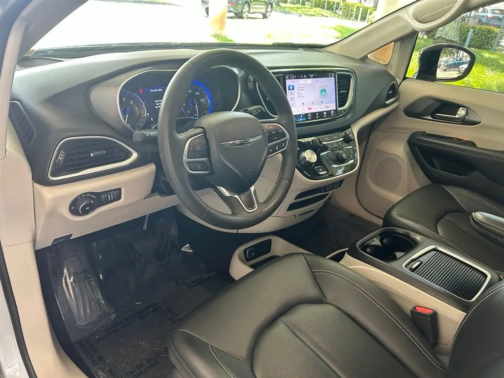 2024 Chrysler Pacifica - $17,724