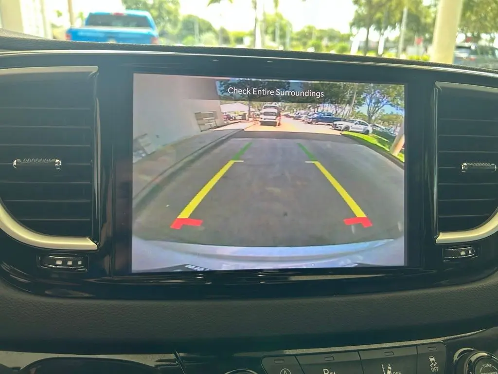 2024 Chrysler Pacifica - $17,724