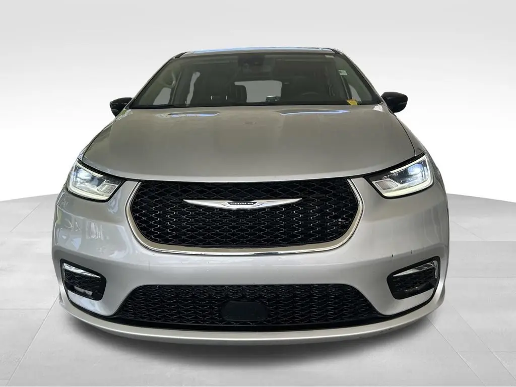 2024 Chrysler Pacifica - $17,724