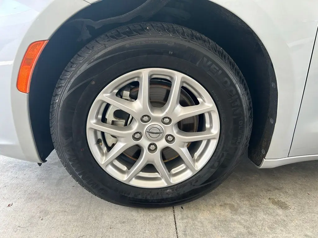 2024 Chrysler Pacifica - $17,724