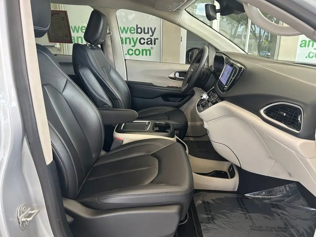 2024 Chrysler Pacifica - $17,724