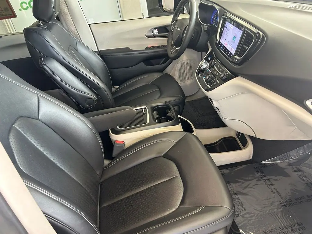 2024 Chrysler Pacifica - $17,724