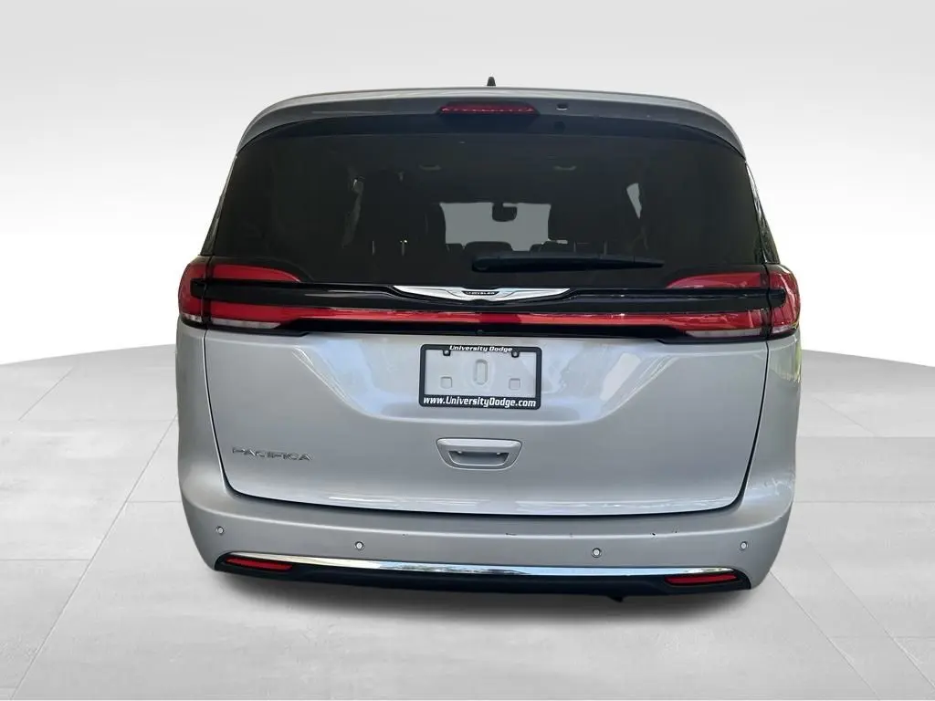 2024 Chrysler Pacifica - $17,724