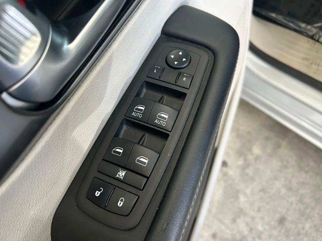 2024 Chrysler Pacifica - $17,724