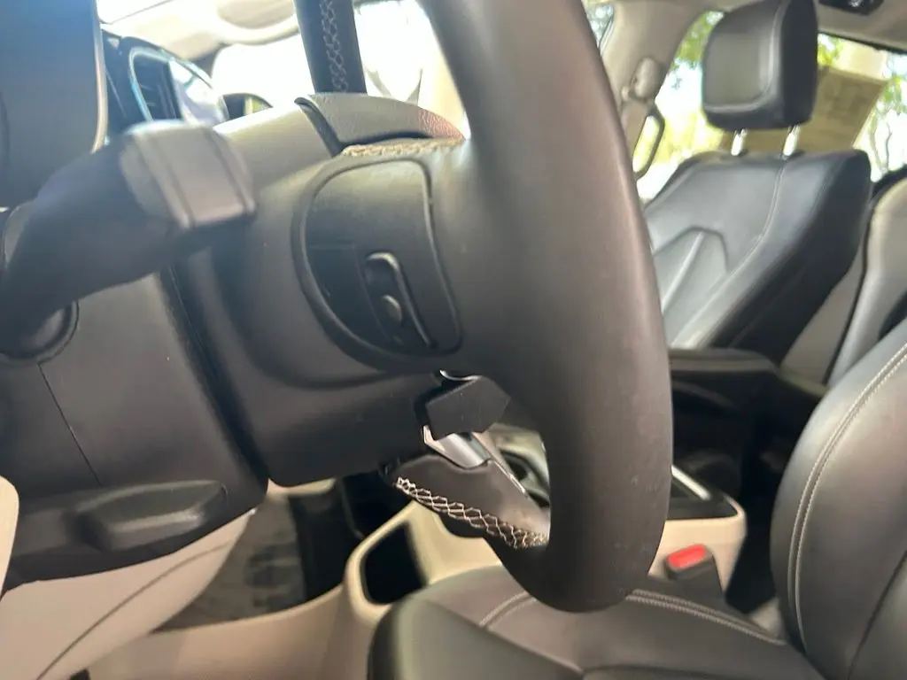 2024 Chrysler Pacifica - $17,724