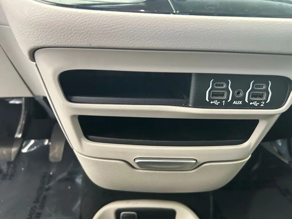 2024 Chrysler Pacifica - $17,724