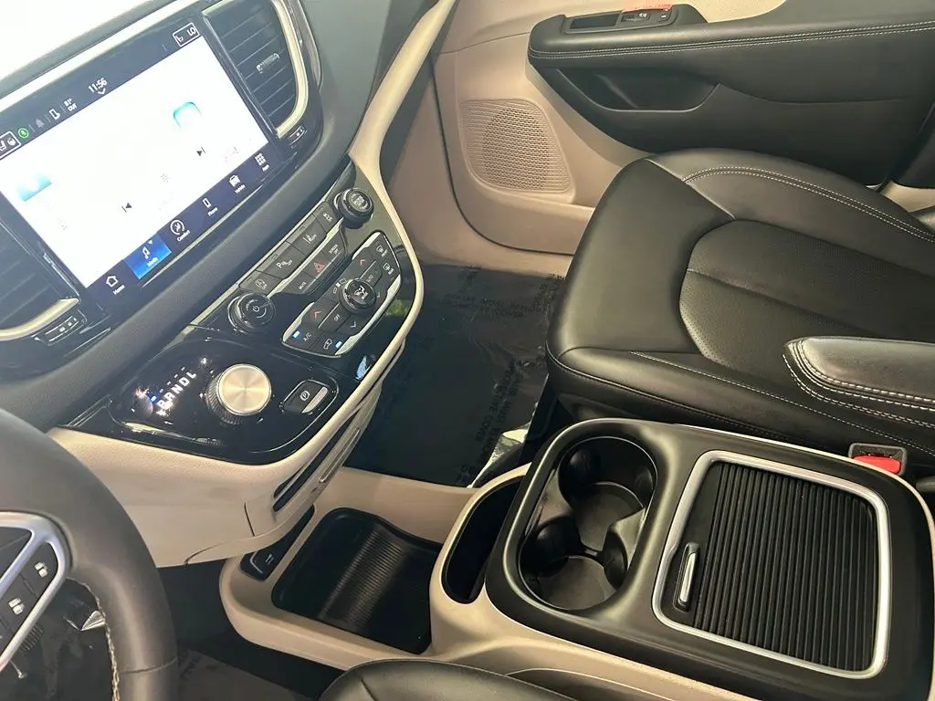 2024 Chrysler Pacifica - $17,724