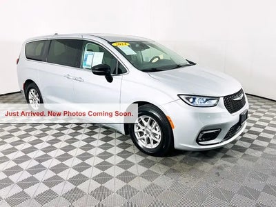 Photo of a 2024 Chrysler Pacifica Touring L 4DR Mini-Van for sale