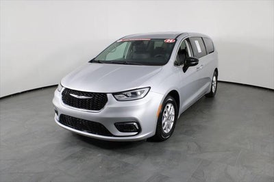 Photo of a 2024 Chrysler Pacifica Touring L 4DR Mini-Van for sale