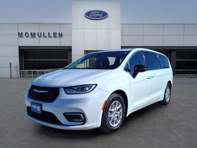 Photo of a 2024 Chrysler Pacifica Touring L 4DR Mini-Van for sale