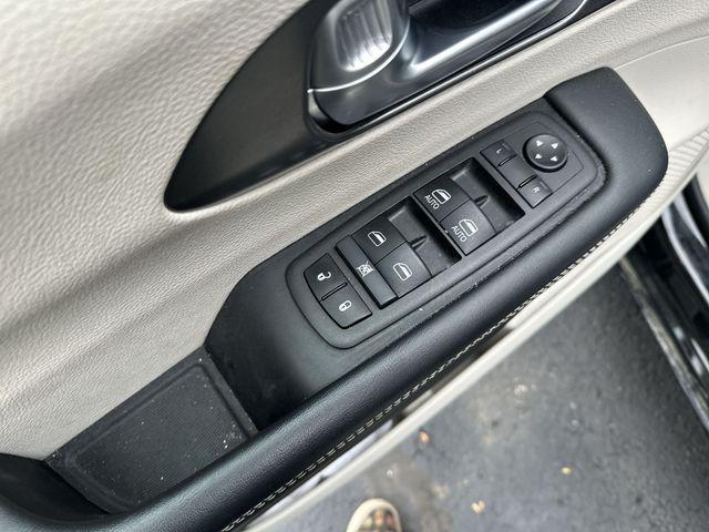 2024 Chrysler Pacifica - $21,999
