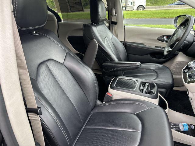 2024 Chrysler Pacifica - $21,999