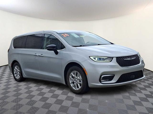 2024 Chrysler Pacifica - $29,888