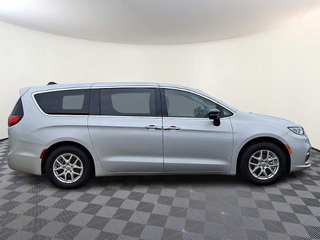 2024 Chrysler Pacifica - $29,888