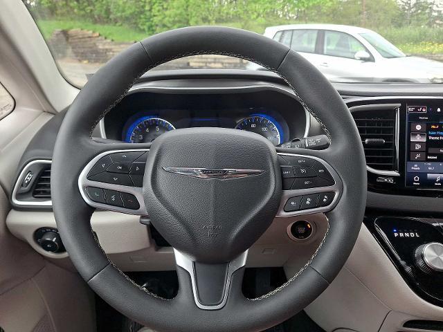 2024 Chrysler Pacifica - $29,888