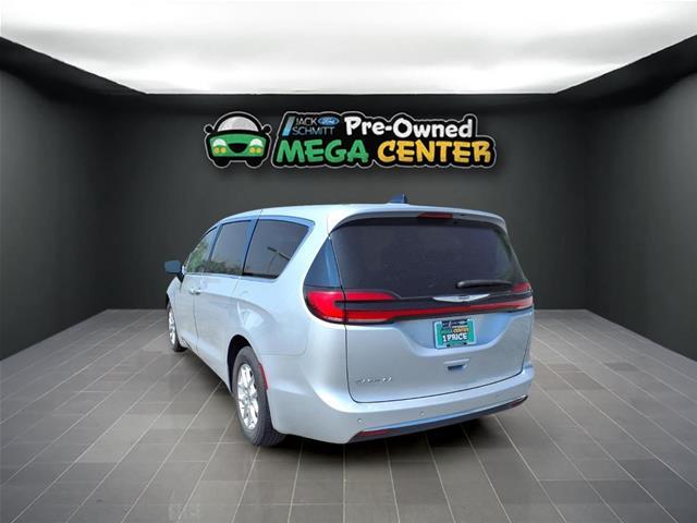 2024 Chrysler Pacifica - $19,585