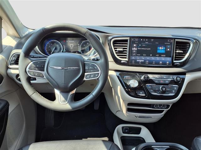 2024 Chrysler Pacifica - $19,585