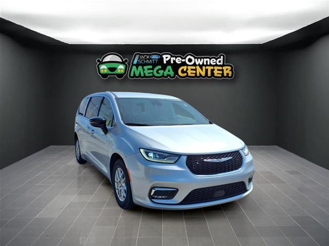 2024 Chrysler Pacifica - $19,585