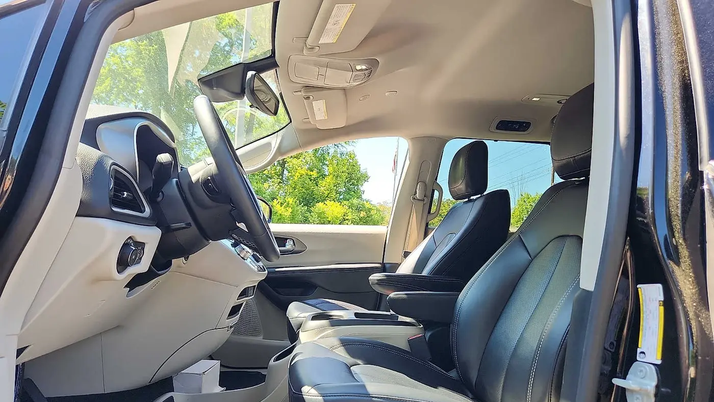 2024 Chrysler Pacifica Touring L