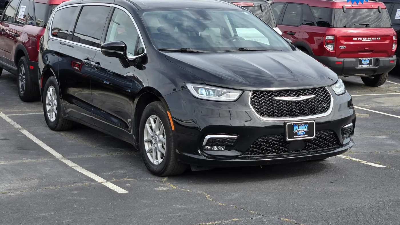 2024 Chrysler Pacifica Touring L