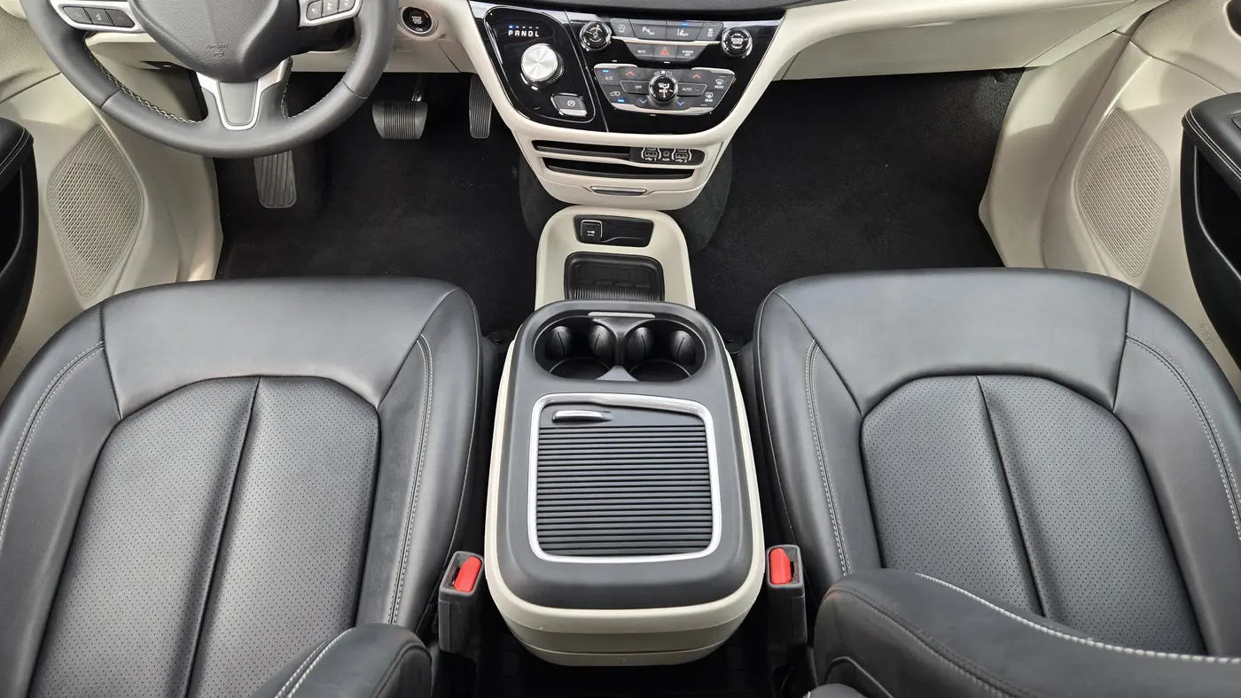 2024 Chrysler Pacifica Touring L