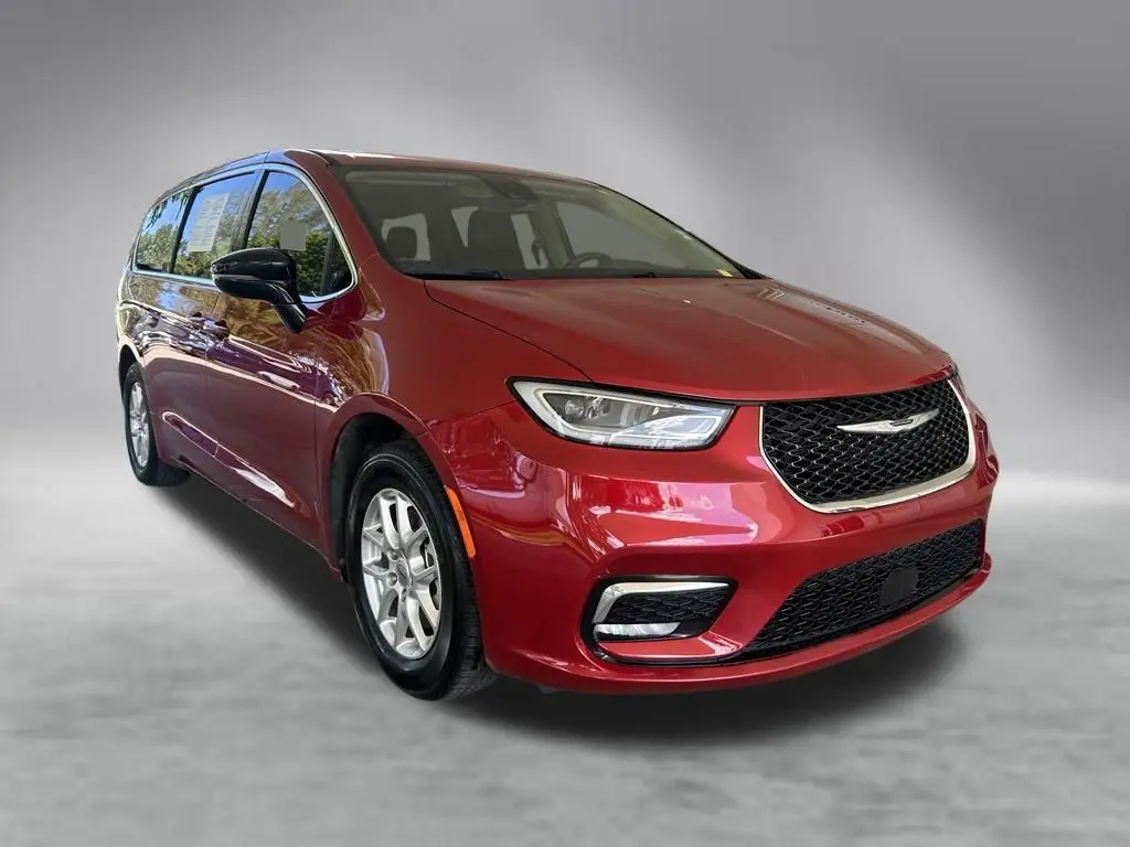 2024 Chrysler Pacifica - $18,522
