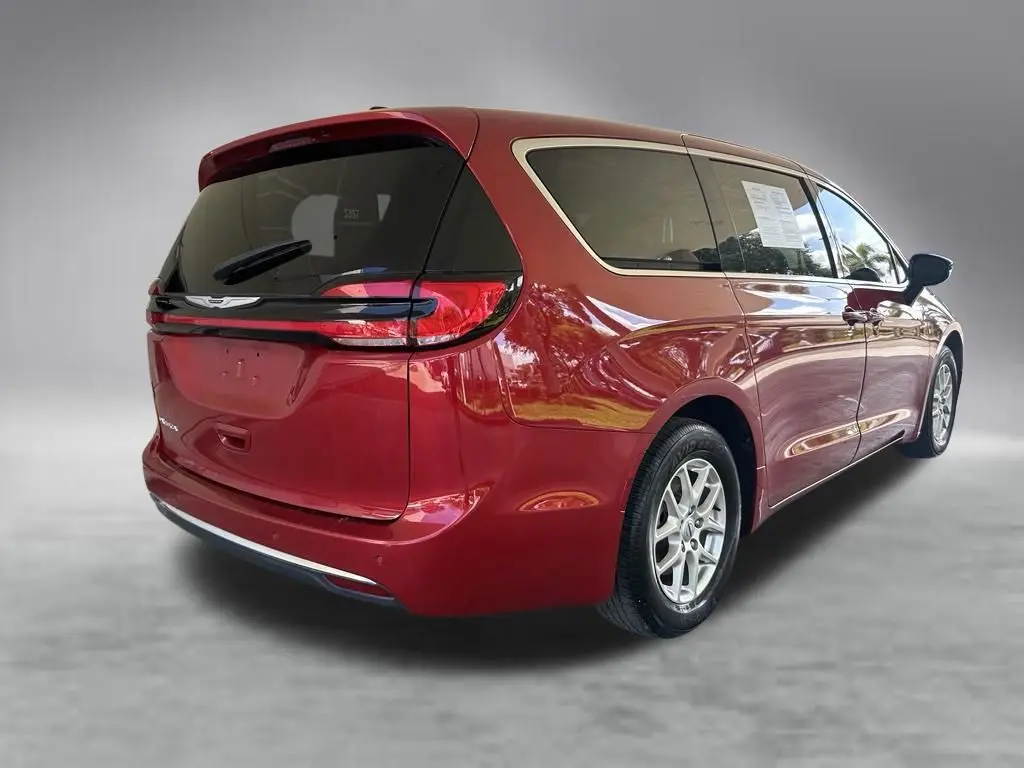 2024 Chrysler Pacifica - $18,522