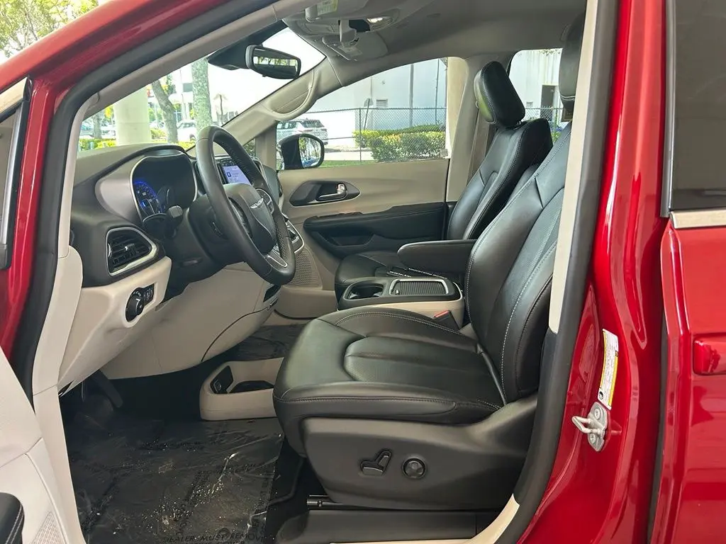 2024 Chrysler Pacifica - $18,522