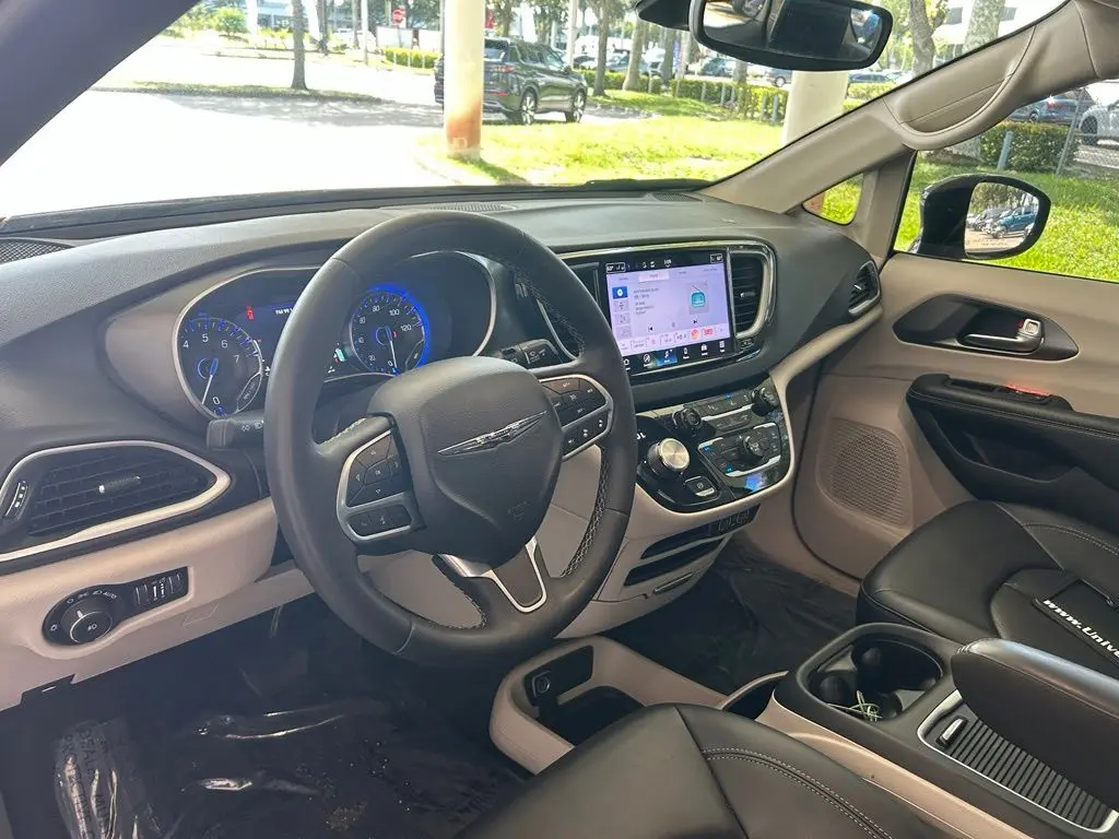2024 Chrysler Pacifica - $18,522
