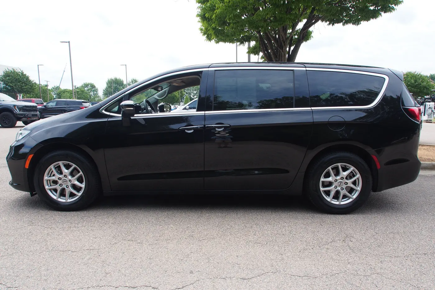 2024 Chrysler Pacifica - $25,712