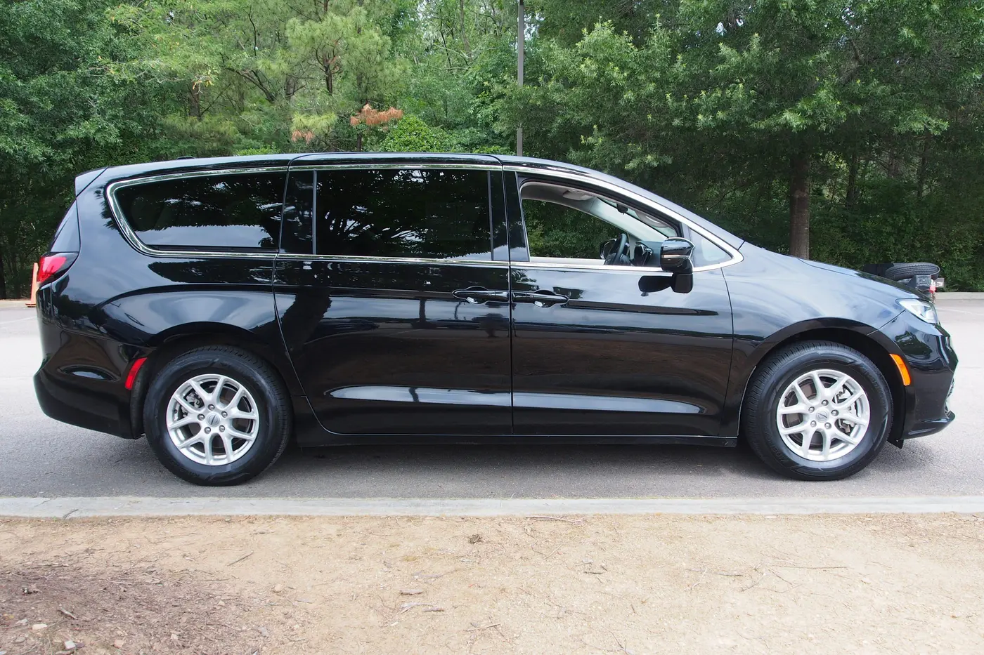 2024 Chrysler Pacifica - $25,712