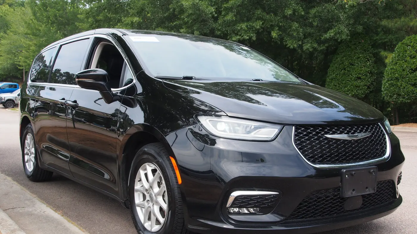 Preowned 2024 Chrysler Pacifica Touring L for Sale