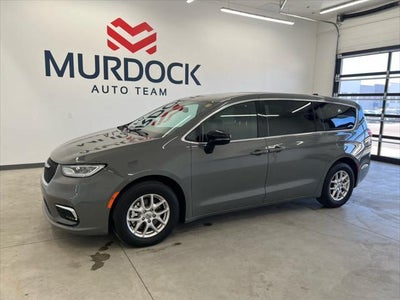 Photo of a 2025 Chrysler Pacifica Select 4DR Mini-Van for sale