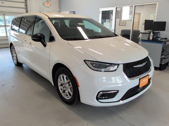 2025 Chrysler Pacifica - $24,843