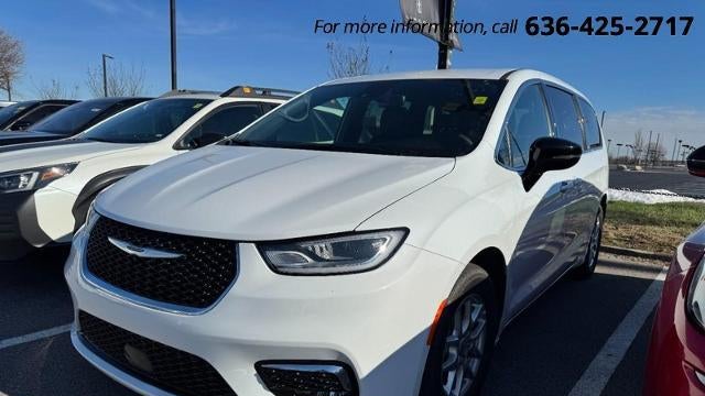 Preowned 2025 Chrysler Pacifica Select for Sale