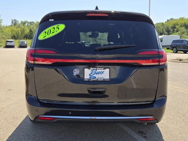 2025 Chrysler Pacifica