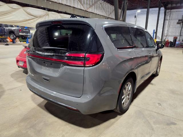 2025 Chrysler Pacifica - $22,605