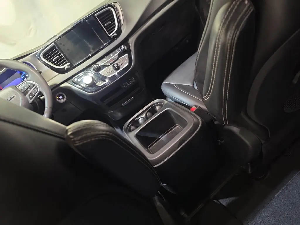2025 Chrysler Pacifica - $22,605