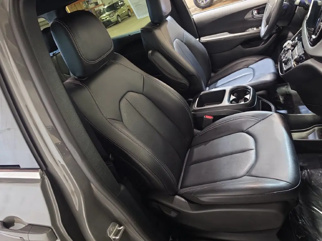 2025 Chrysler Pacifica - $22,605