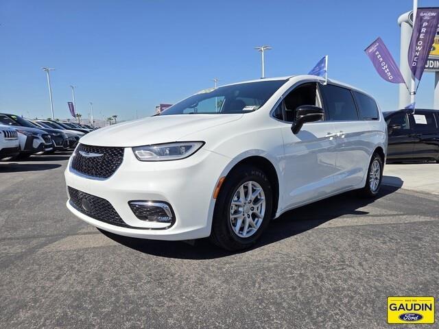 2025 Chrysler Pacifica - $24,750