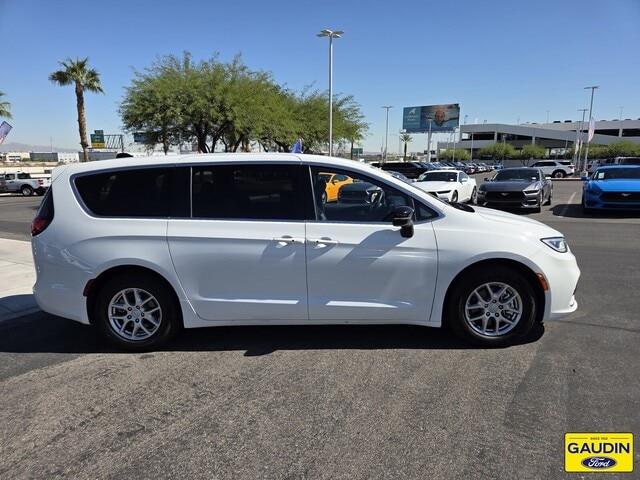 2025 Chrysler Pacifica - $24,750