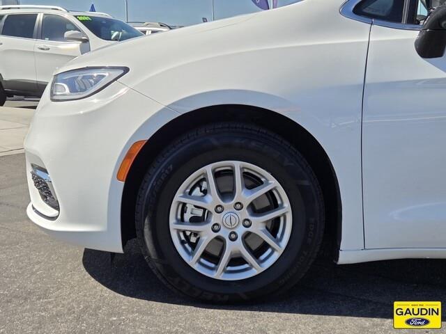2025 Chrysler Pacifica - $24,750