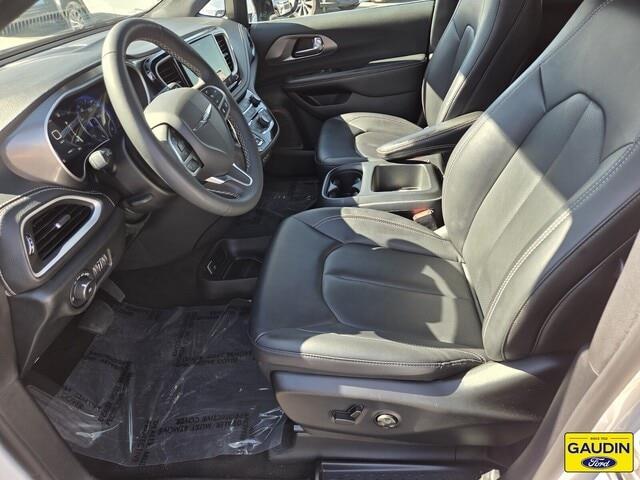 2025 Chrysler Pacifica - $24,750