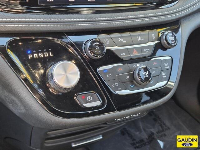 2025 Chrysler Pacifica - $24,750