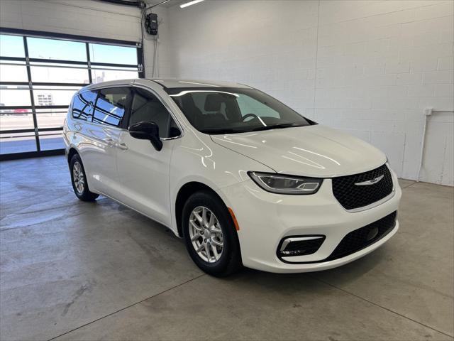 2026 Chrysler Pacifica - $28,990